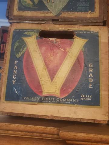 V Brand Fancy Fruit Crate Label
