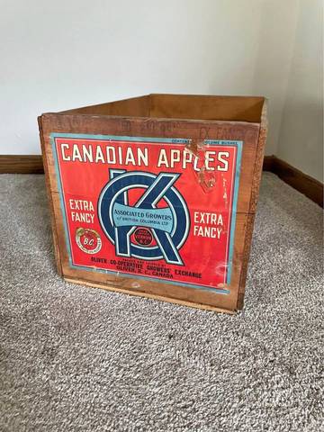 Canadian Apples Oliver Fruit Crate Label