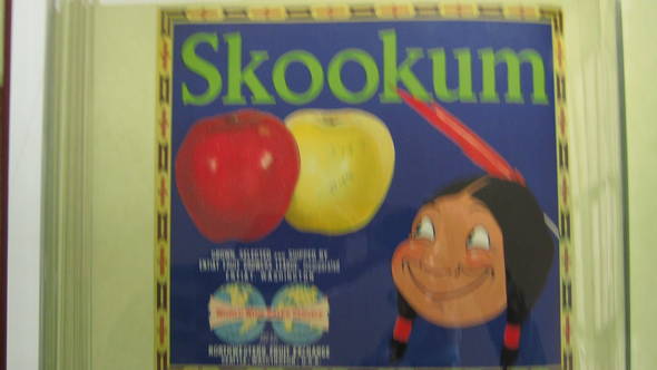 Skookum Early Entiat Fruit Crate Label