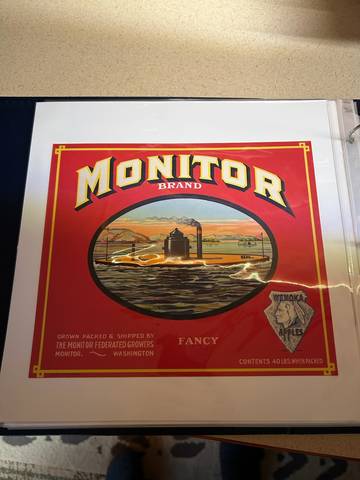 Monitor Red Arrowhead Fruit Crate Label