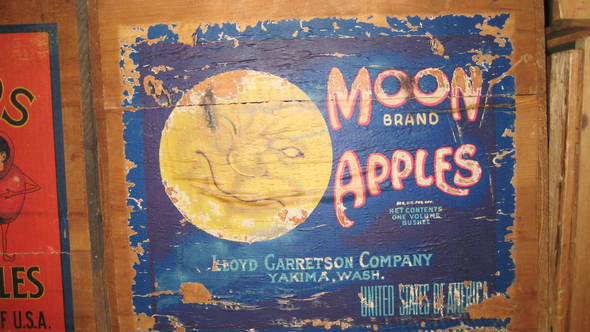Moon 1 bushel Fruit Crate Label