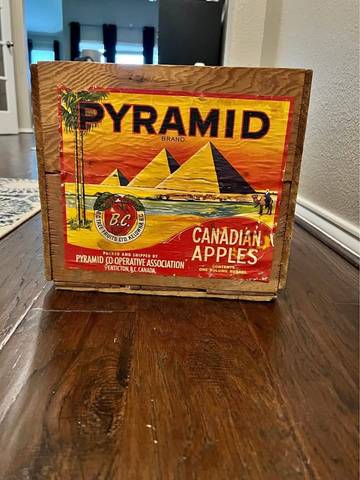 Pyramid Canada Red Fruit Crate Label
