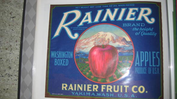 Rainier Blue 40LBS Fruit Crate Label