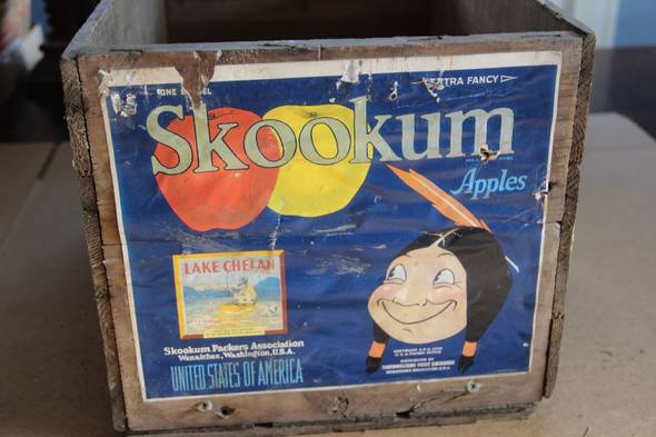 Skookum Lake Chelan Growers Union Fruit Crate Label