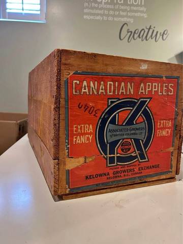 Canadian Apples Kelowna Growers Fruit Crate Label