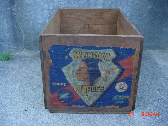 Wenoka trout fancy 40LBS Fruit Crate Label