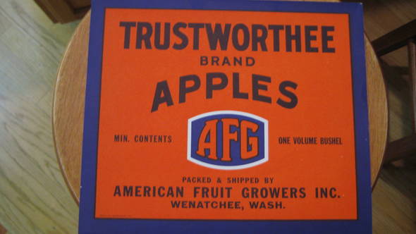 Trustworthee Wenatchee reg Fruit Crate Label