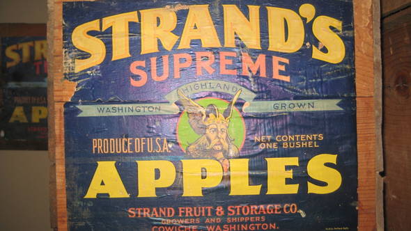 Strand's Supreme Strand Fruit Fruit Crate Label