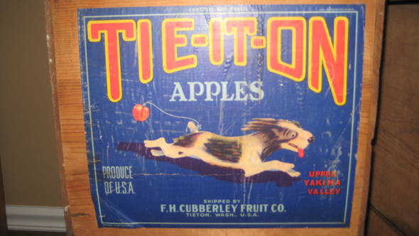 Tieton blue older Fruit Crate Label