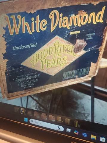 White Diamond Blue Unclassified Fruit Crate Label