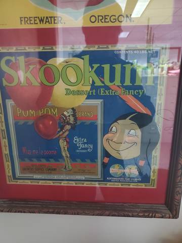 Skookum Pom Pom 40lbs Fruit Crate Label