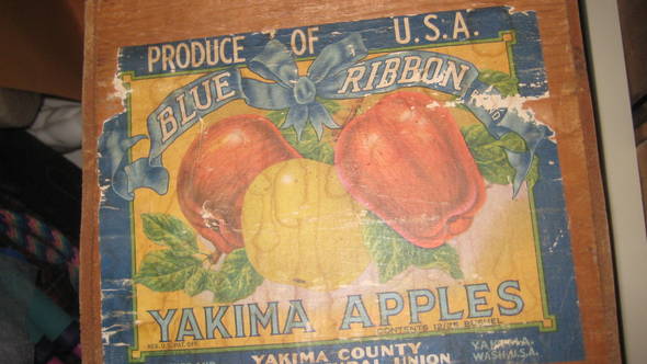 Blue Ribbon 1/2 bushel Fruit Crate Label