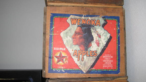 Wenoka Red Star Fruit Crate Label