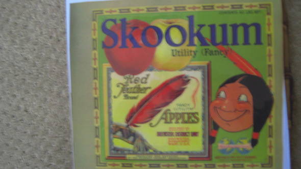 Skookum Red Feather Fancy 40LBS Fruit Crate Label