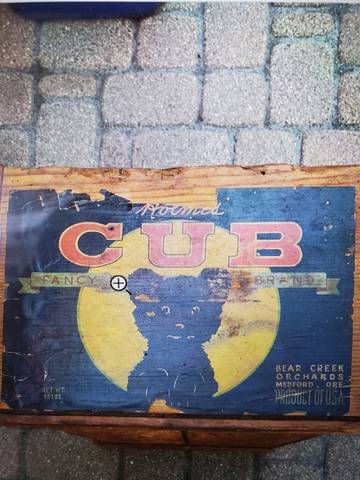 Cub Older Fruit Crate Label