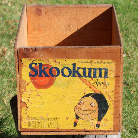 Skookum Apples Fruit Crate Label