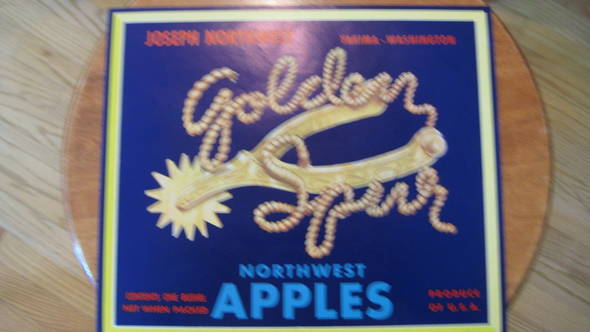 Golden Spur Yakima Fruit Crate Label