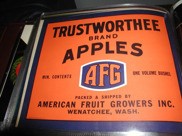 Trustworthee Wenatchee Fruit Crate Label